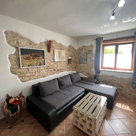 Kuca Za Odmor Matea Διαμέρισμα Πόρετς Εξωτερικό φωτογραφία