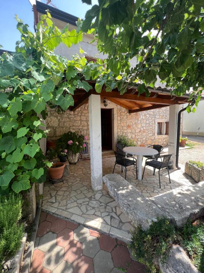 Kuca Za Odmor Matea Διαμέρισμα Πόρετς Εξωτερικό φωτογραφία